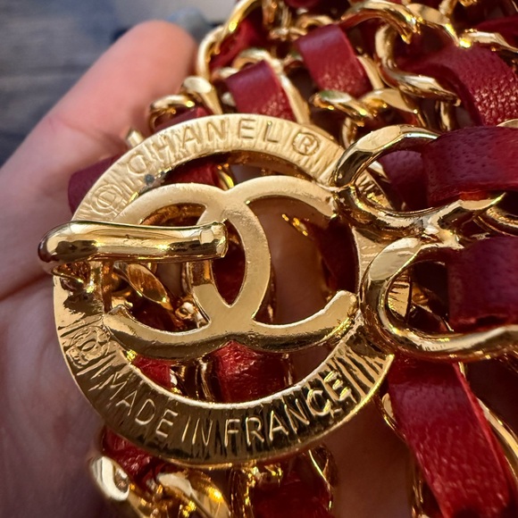 CHANEL Vintage Red Leather Gold Chain Link CC Logo Necklace/Belt - Picture 6 of 9
